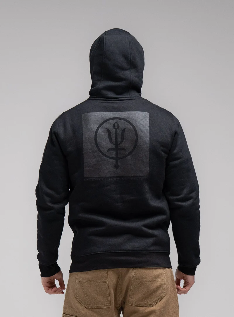 INSIGNIA-HOODIE MIT SCHWARZEM PRINT