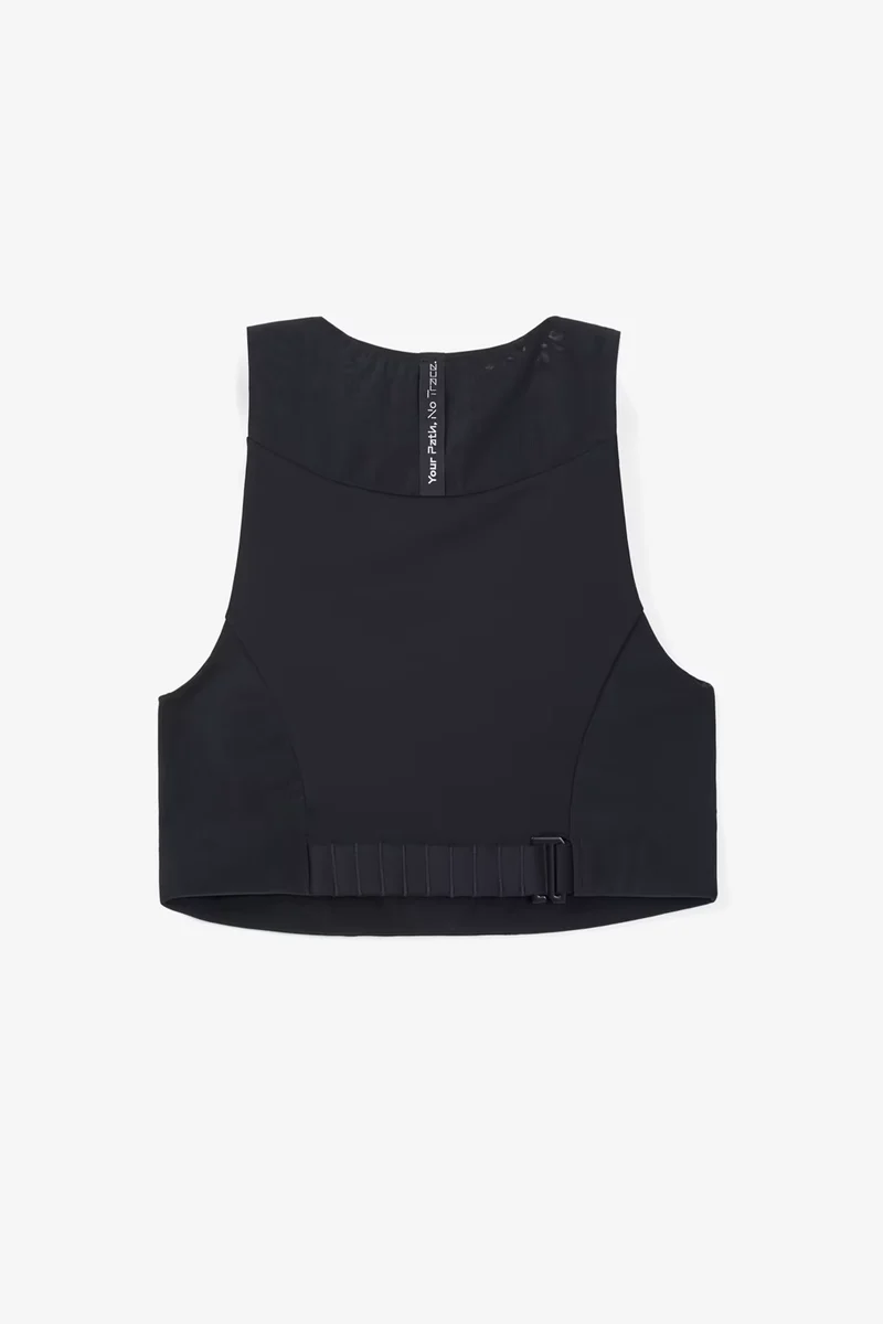 NNormal Trail Crop Top 02