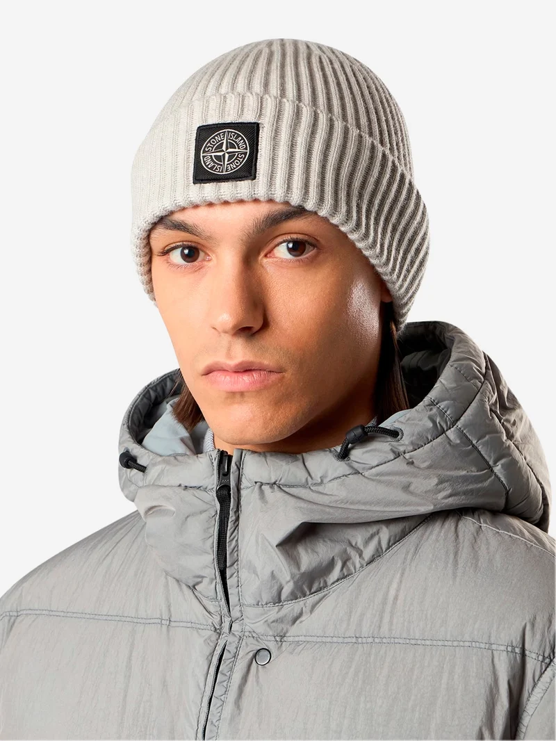 Beanie grigio in lana Geelong a costine con badge
