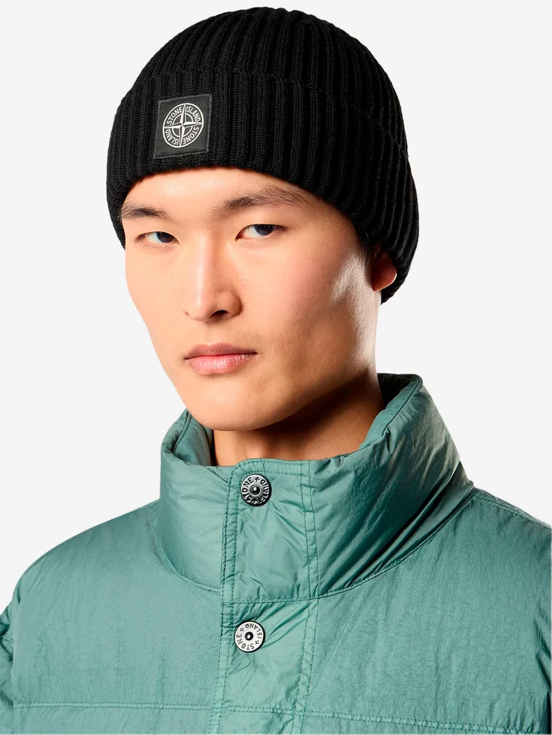 Beanie nero in lana Geelong a costine con badge
