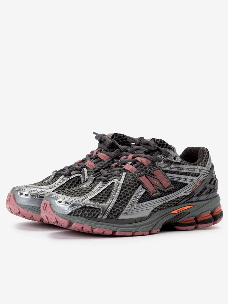U1906R 'Dark Silver' con rosa