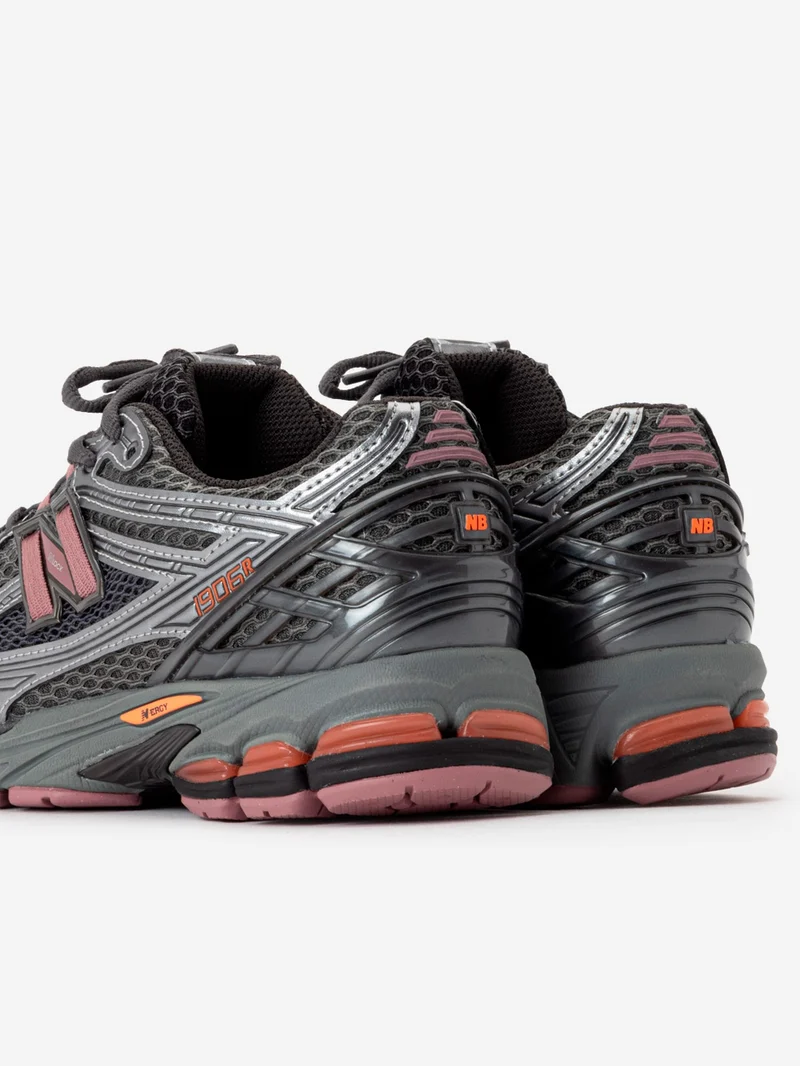 U1906R 'Dark Silver' con rosa