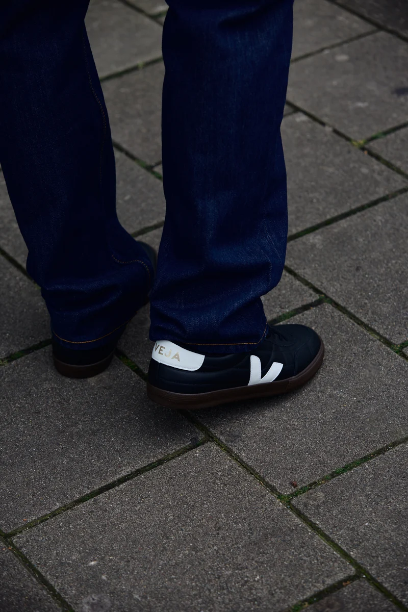 Veja Panenka O.T. Leather Black / White