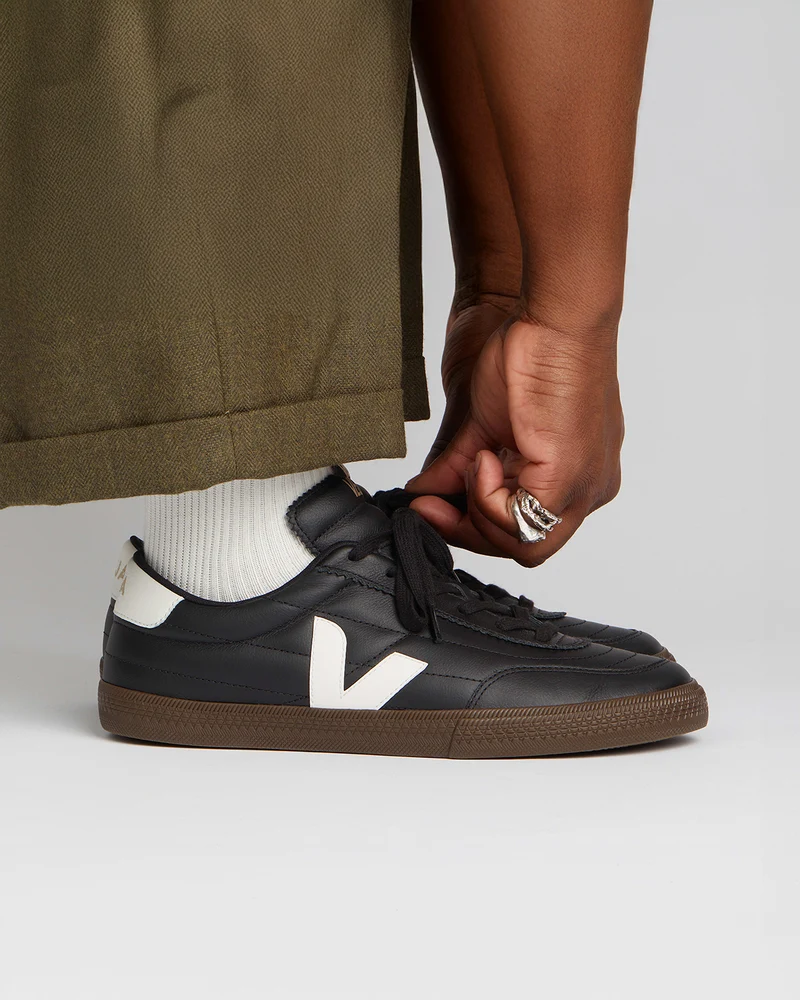 Veja Panenka O.T. Leather Black / White