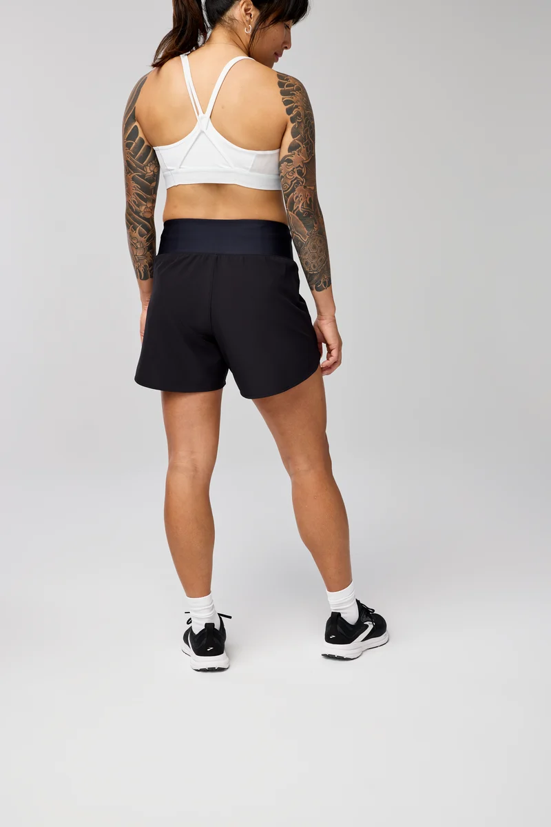 Lady Chaser 5" Short 2.0