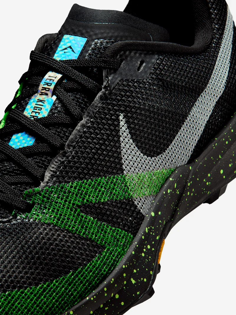 Kiger 10 'Black Volt Ice' trail running