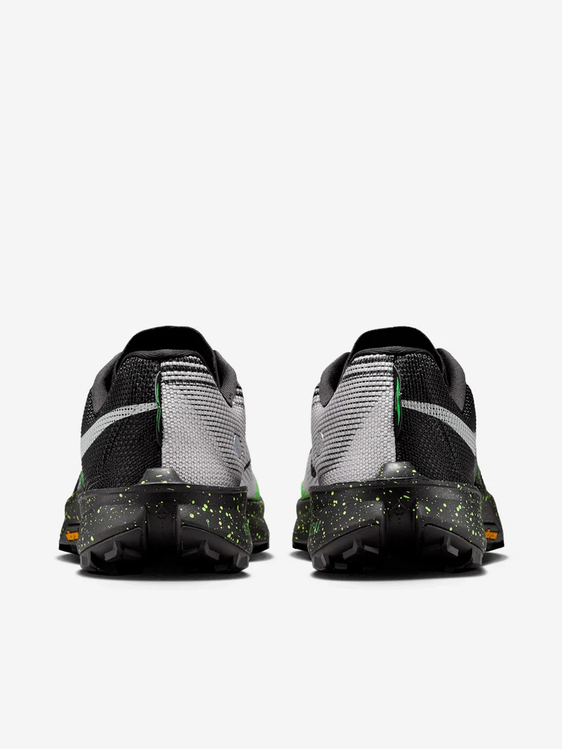 Kiger 10 'Black Volt Ice' trail running