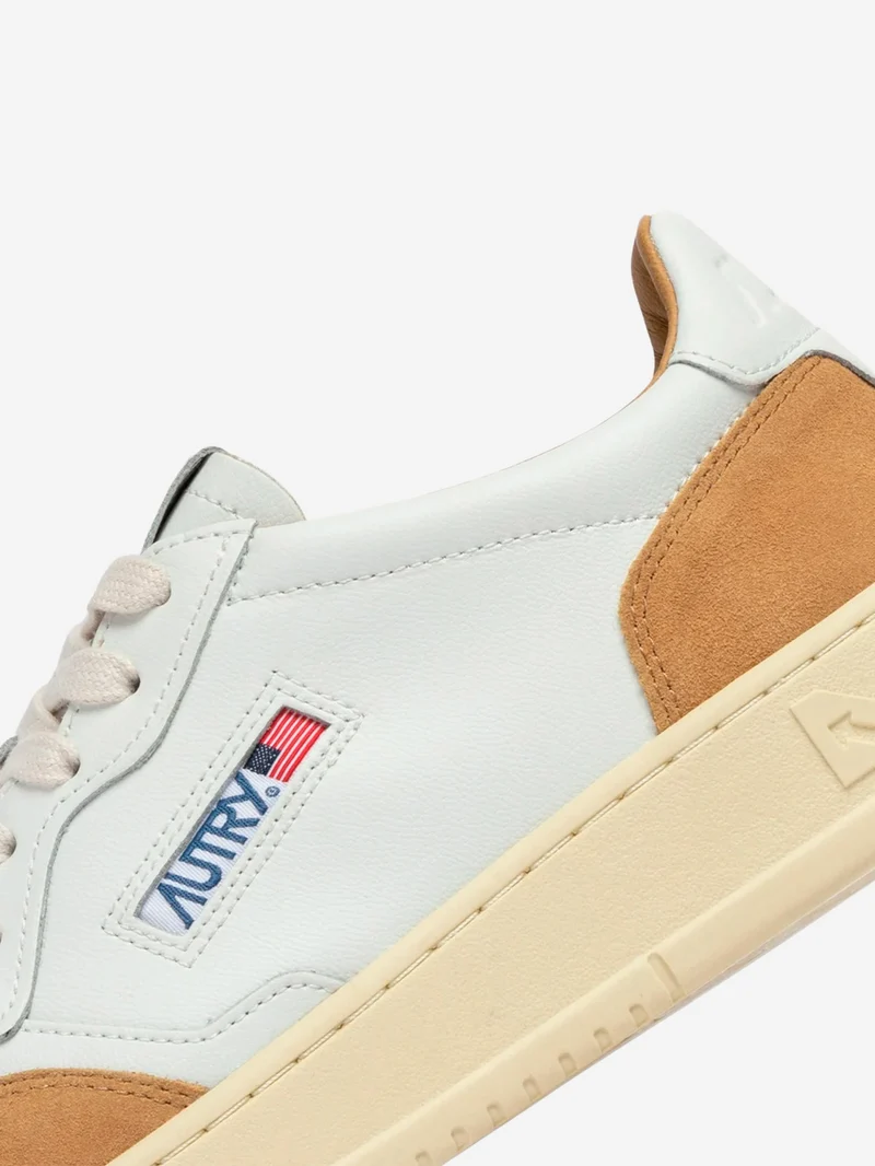 M Medalist Low in pelle bianca e suede rame