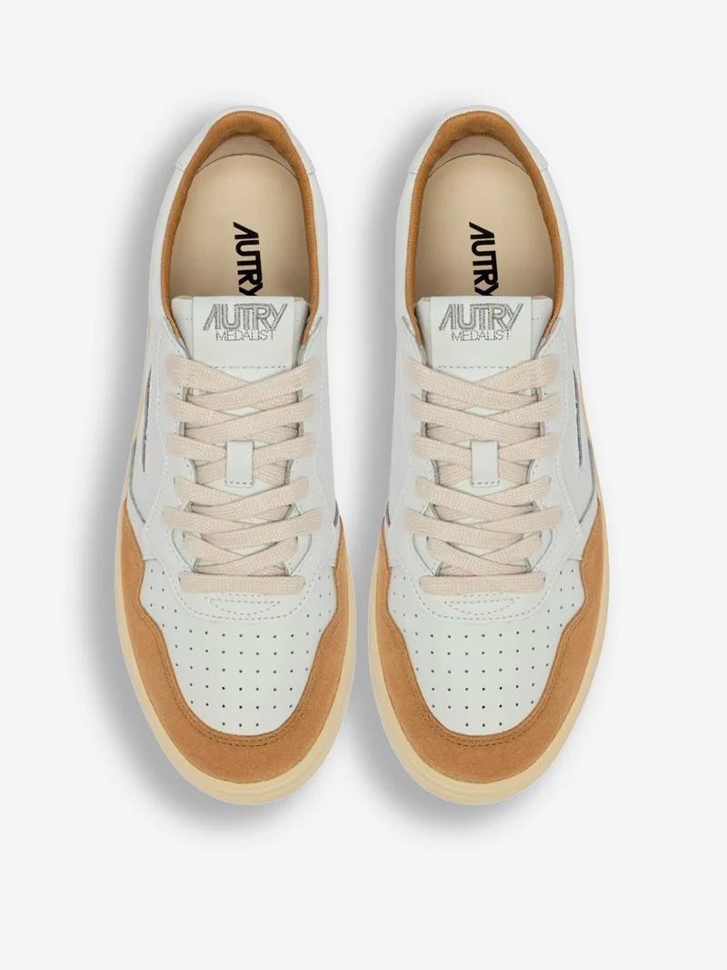 M Medalist Low in pelle bianca e suede rame