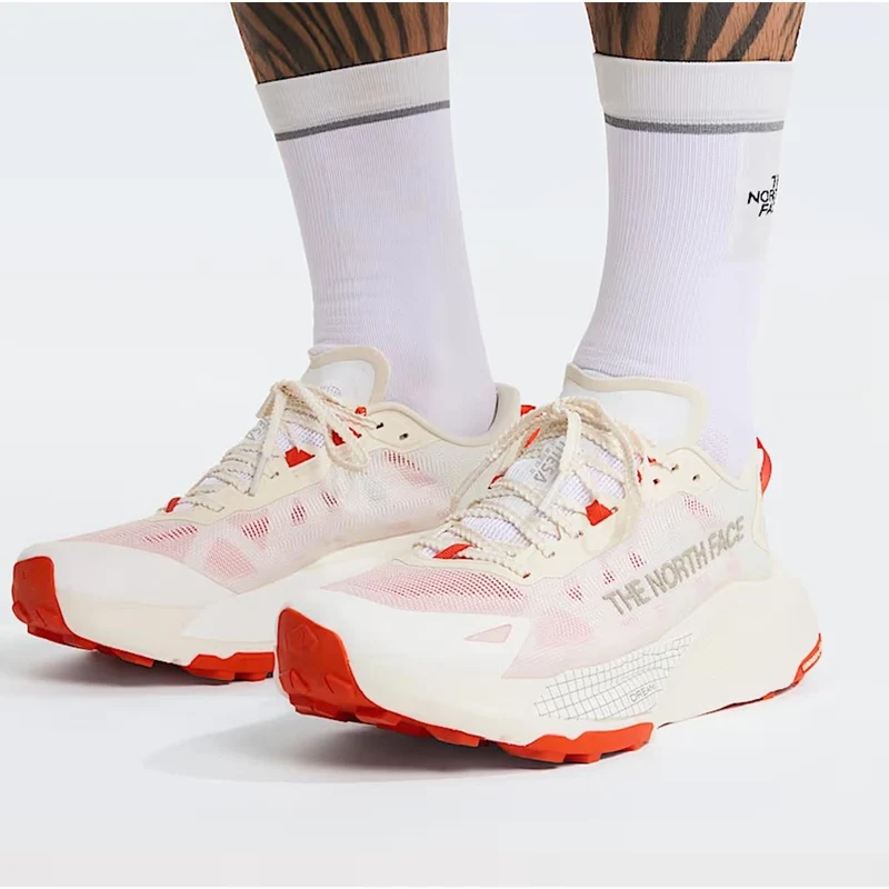 The North Face Altamesa 500 V2 Men white lava red
