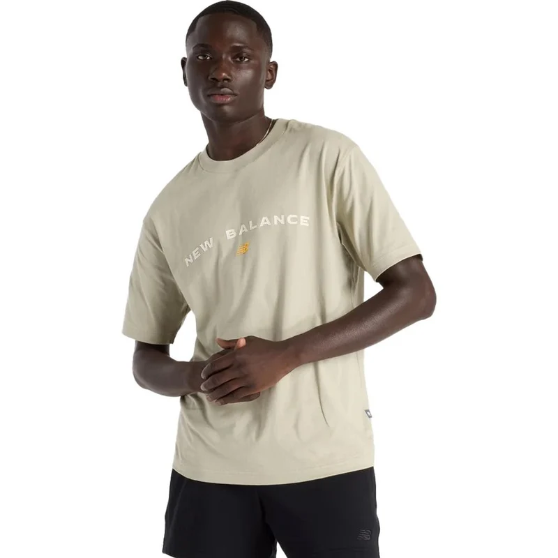 New Balance Reimagined Graphic Herren T-Shirt