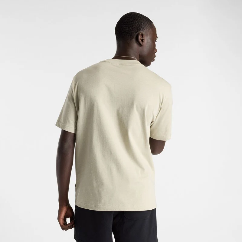 New Balance Reimagined Graphic Herren T-Shirt