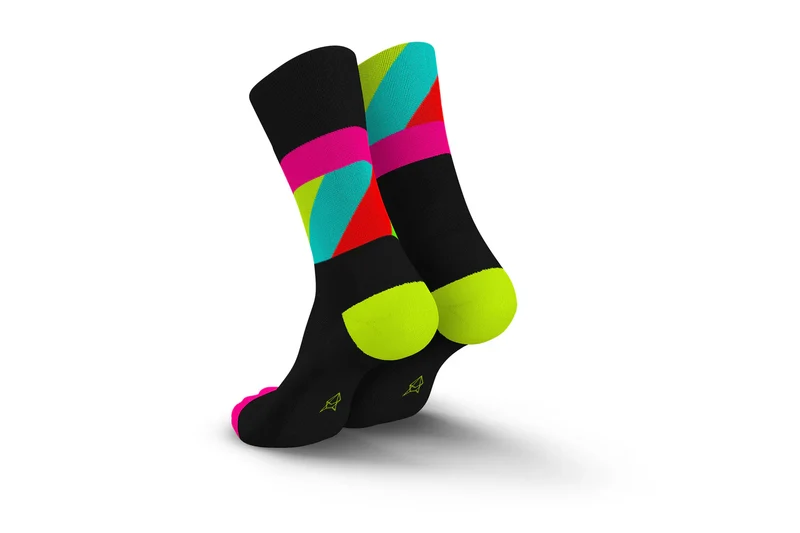 Ultralight Strides Black Pink Canary
