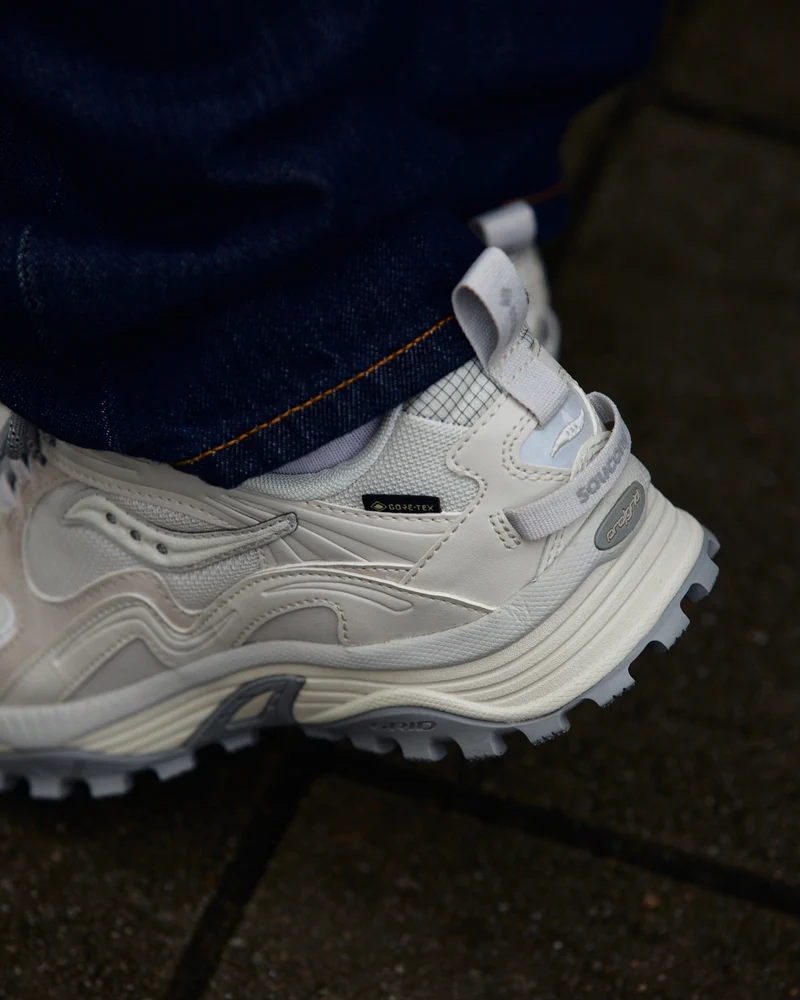 Saucony Grid Aura X Gore-Tex Ivory