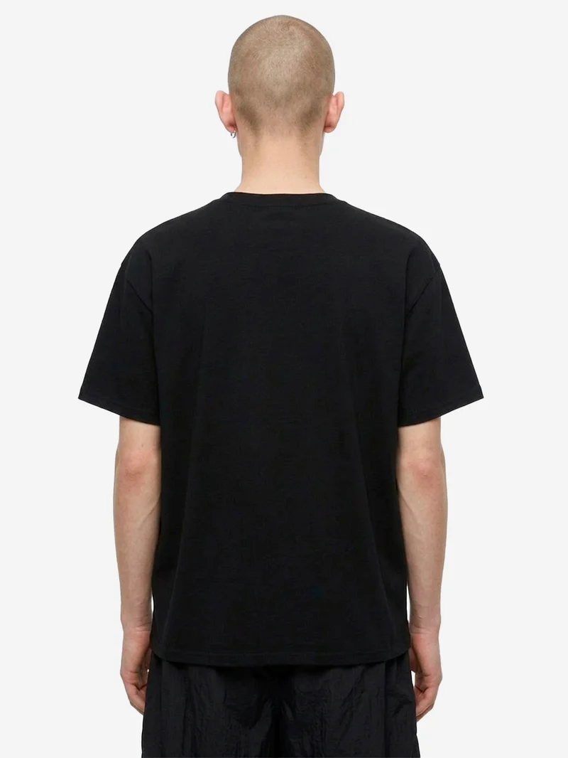 T-shirt nera con logo distorto