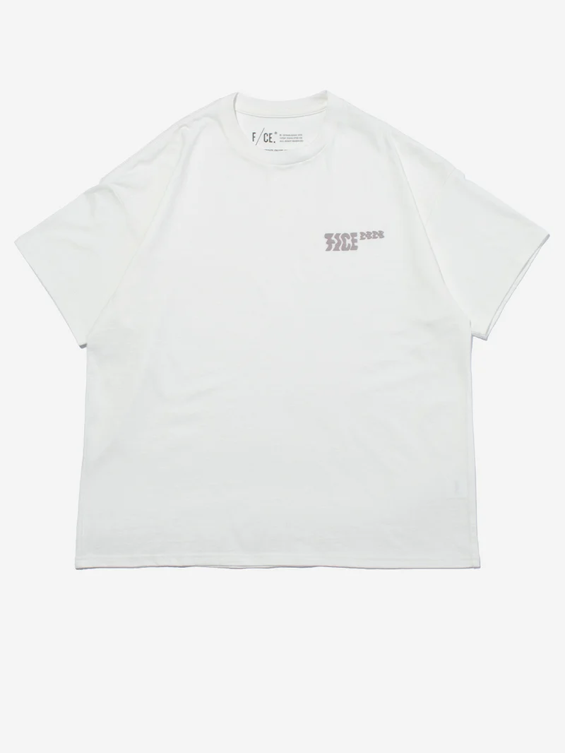 T-shirt bianca con logo distorto