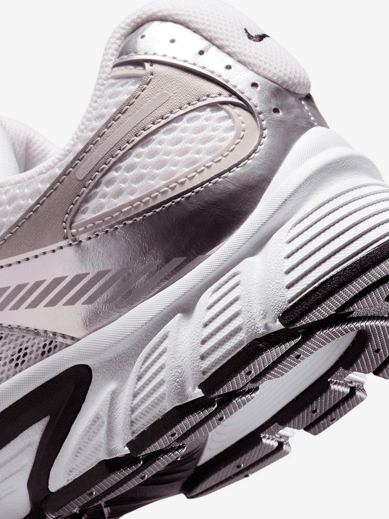 V5 RNR 'White College Grey'