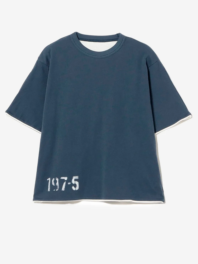 T-shirt reversibile blu e bianca con grafica