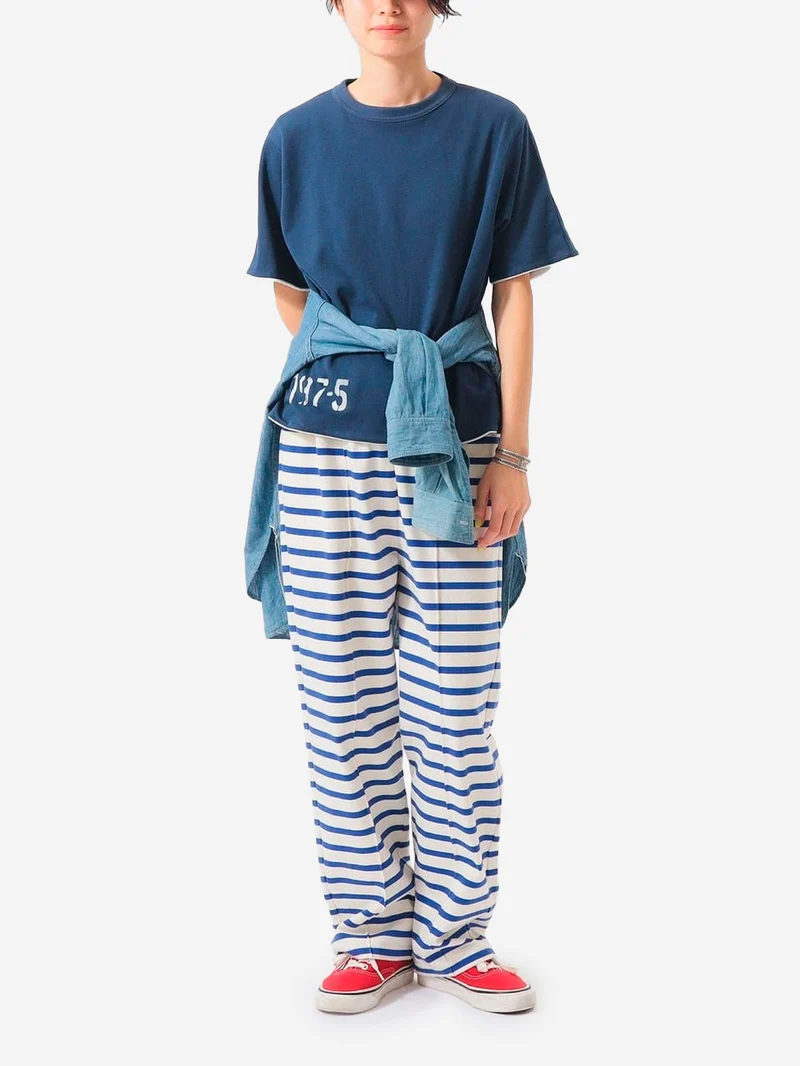 T-shirt reversibile blu e bianca con grafica