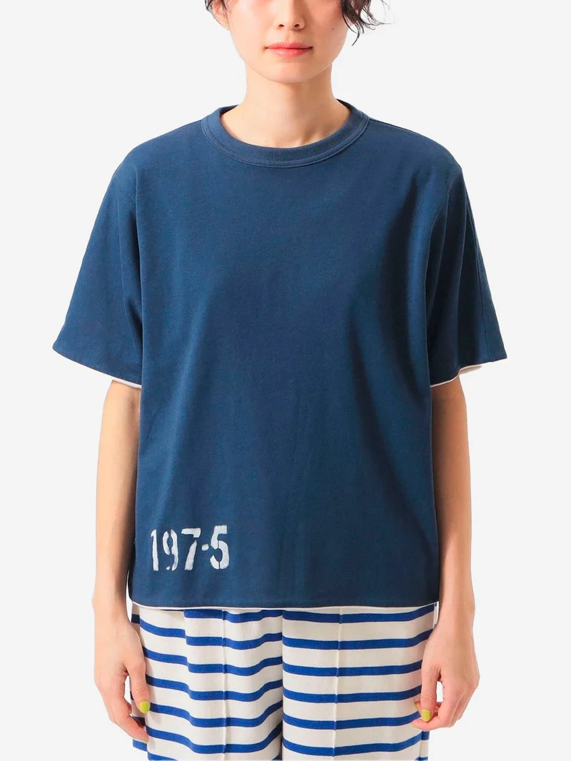 T-shirt reversibile blu e bianca con grafica