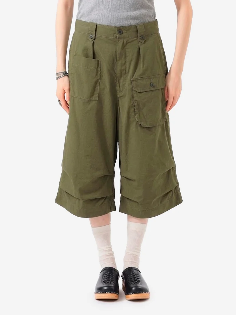 Shorts Military verdi con pinces sulle ginocchia e 6 tasche