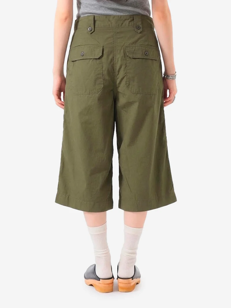 Shorts Military verdi con pinces sulle ginocchia e 6 tasche