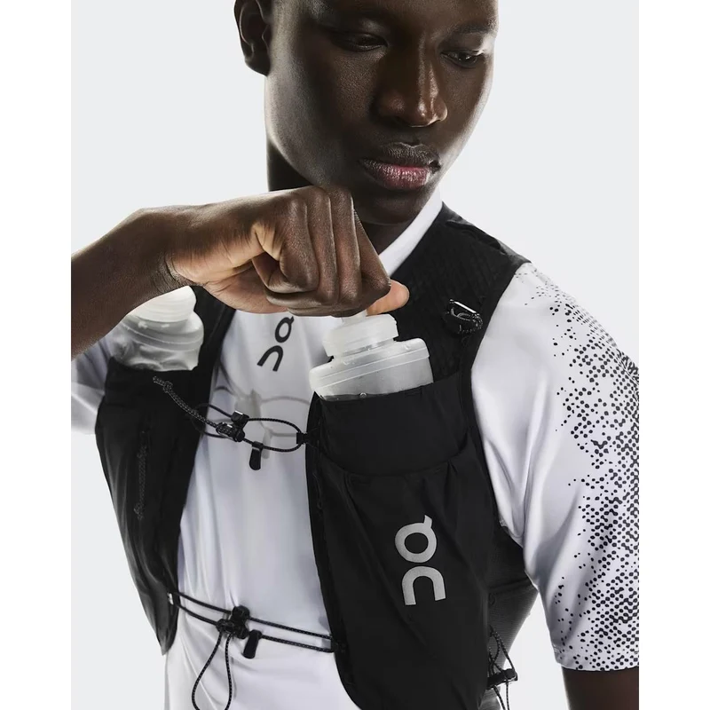 ON Trail Running Weste Ultra Vest Pro Black