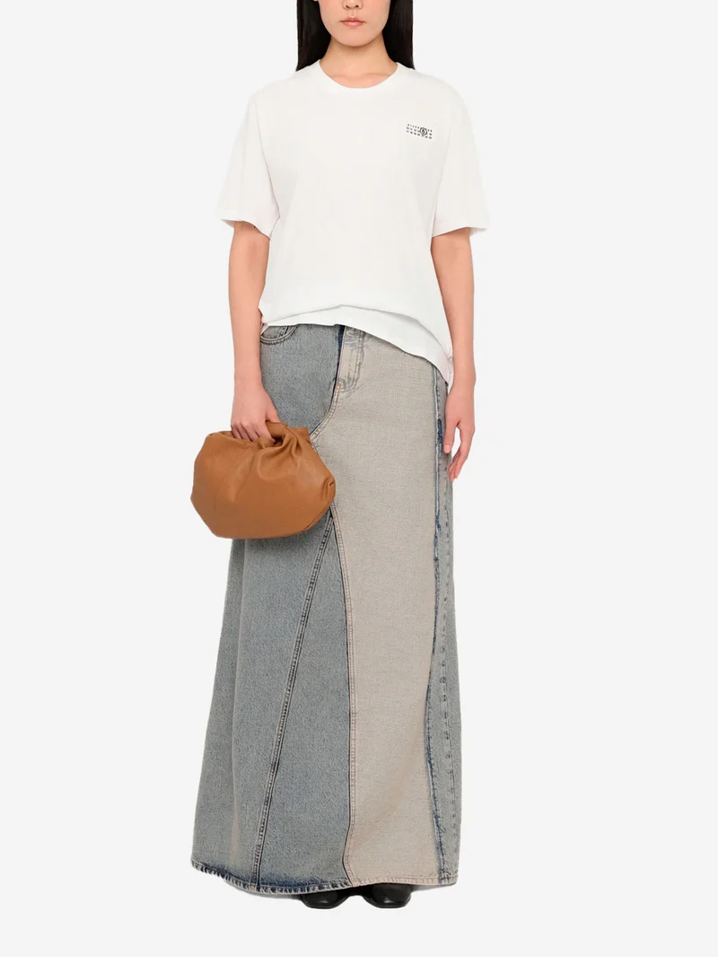 T-shirt bianca con toppa Numeric