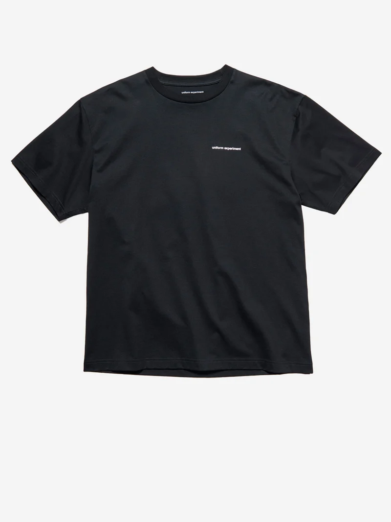 T-shirt nera Code con logo