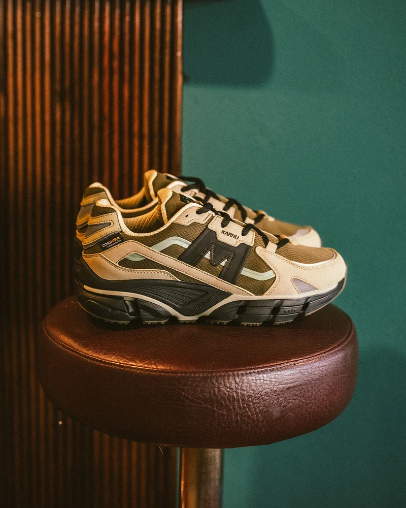 Karhu Super Fulcrum Beach / Jet Black F860016