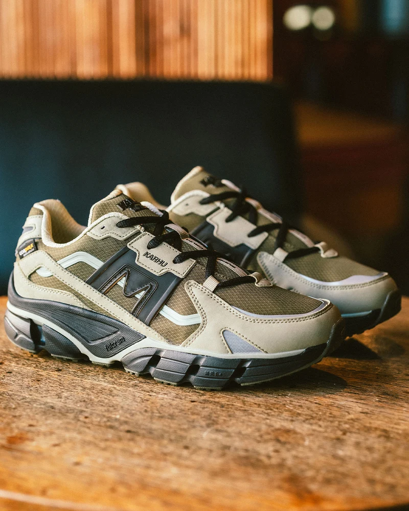 Karhu Super Fulcrum Beach / Jet Black F860016