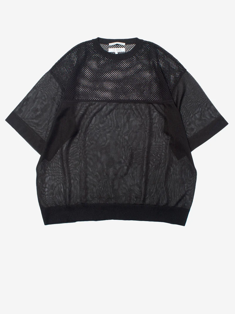 T-shirt nera in mesh trasparente
