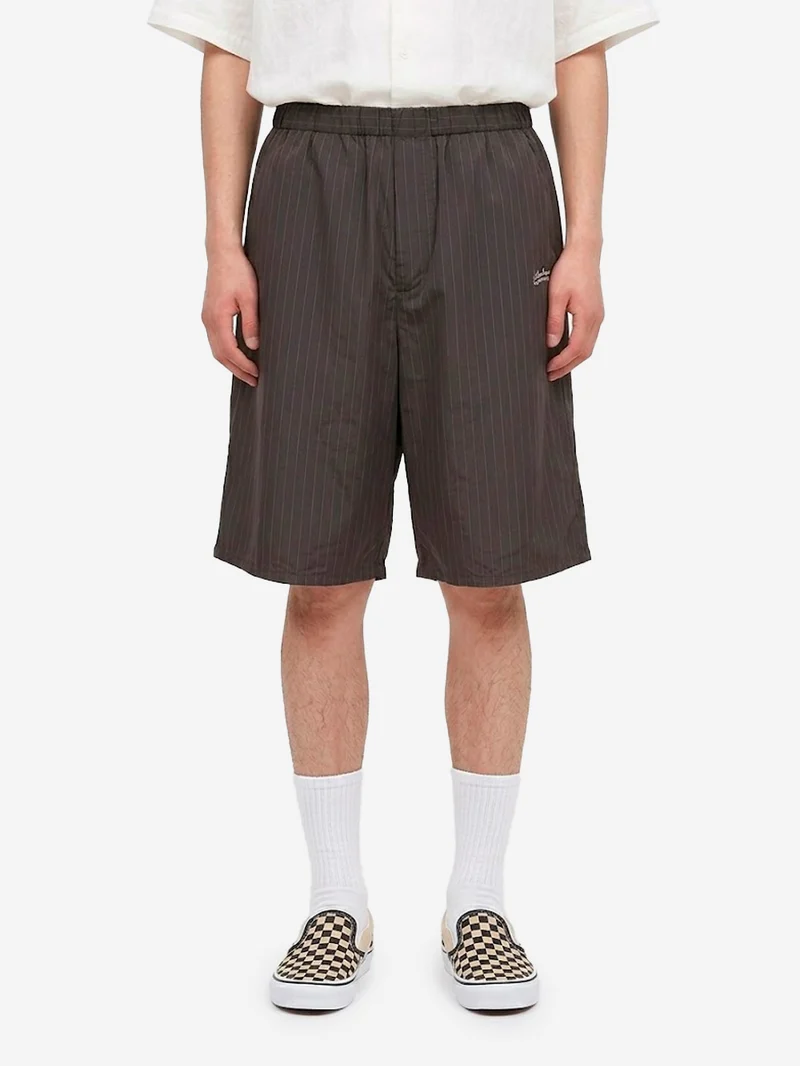 Shorts marroni in cupro con motivo gessato e logo