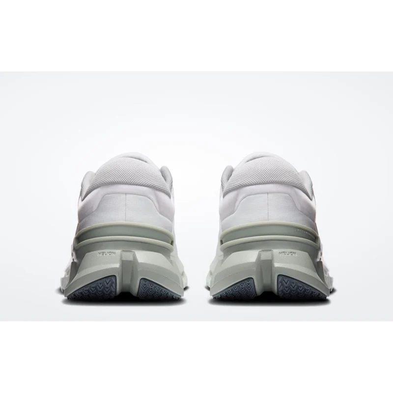 ON Cloudflyer 5 Men ivory tin