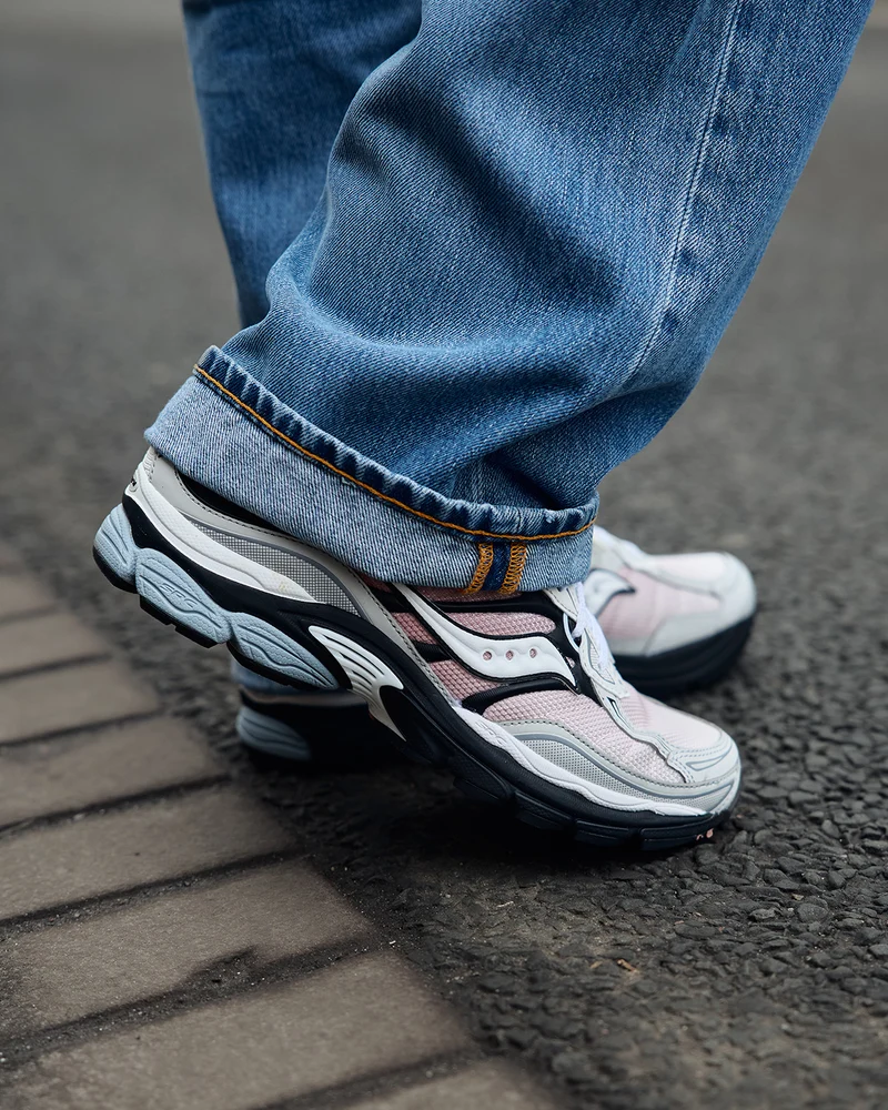 Saucony Progrid Omni 9 Red Fade