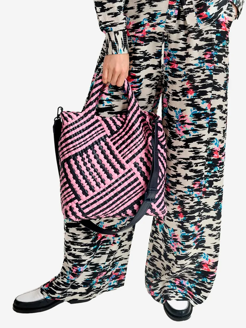 Shopper intrecciata in pelle sintetica rosa e nero