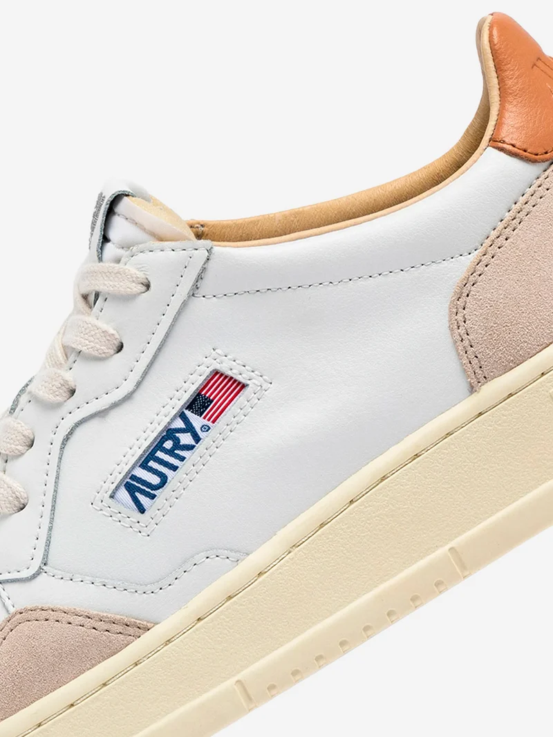 M Medalist Low bianche, blu e sand storm e beige