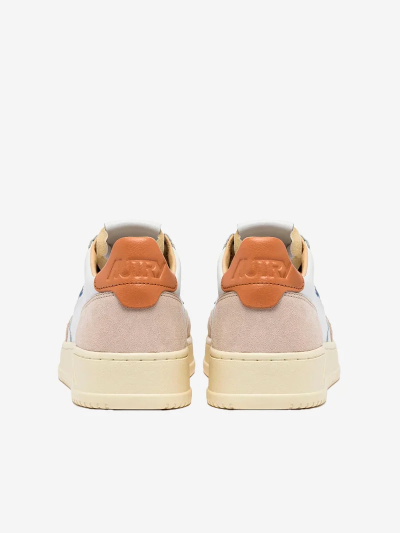 M Medalist Low bianche, blu e sand storm e beige