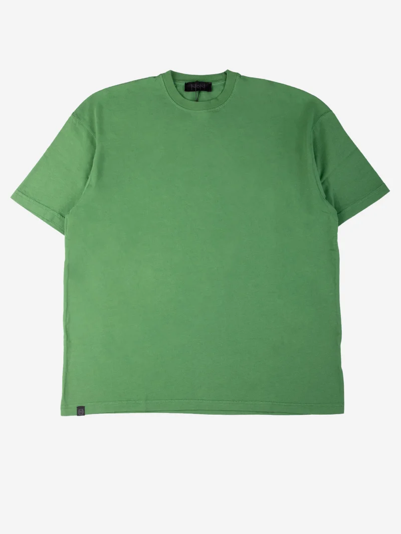 T-shirt girocollo over verde prato