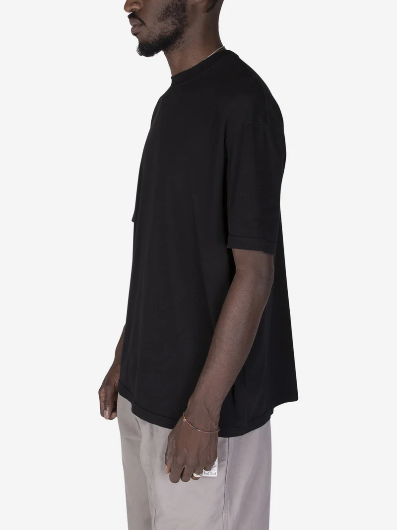 T-shirt girocollo over nera