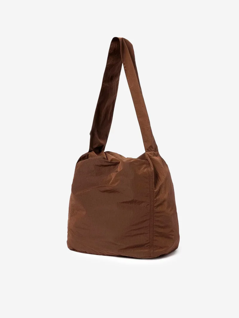 Borsa crossbody oversize wrap in ripstop marrone