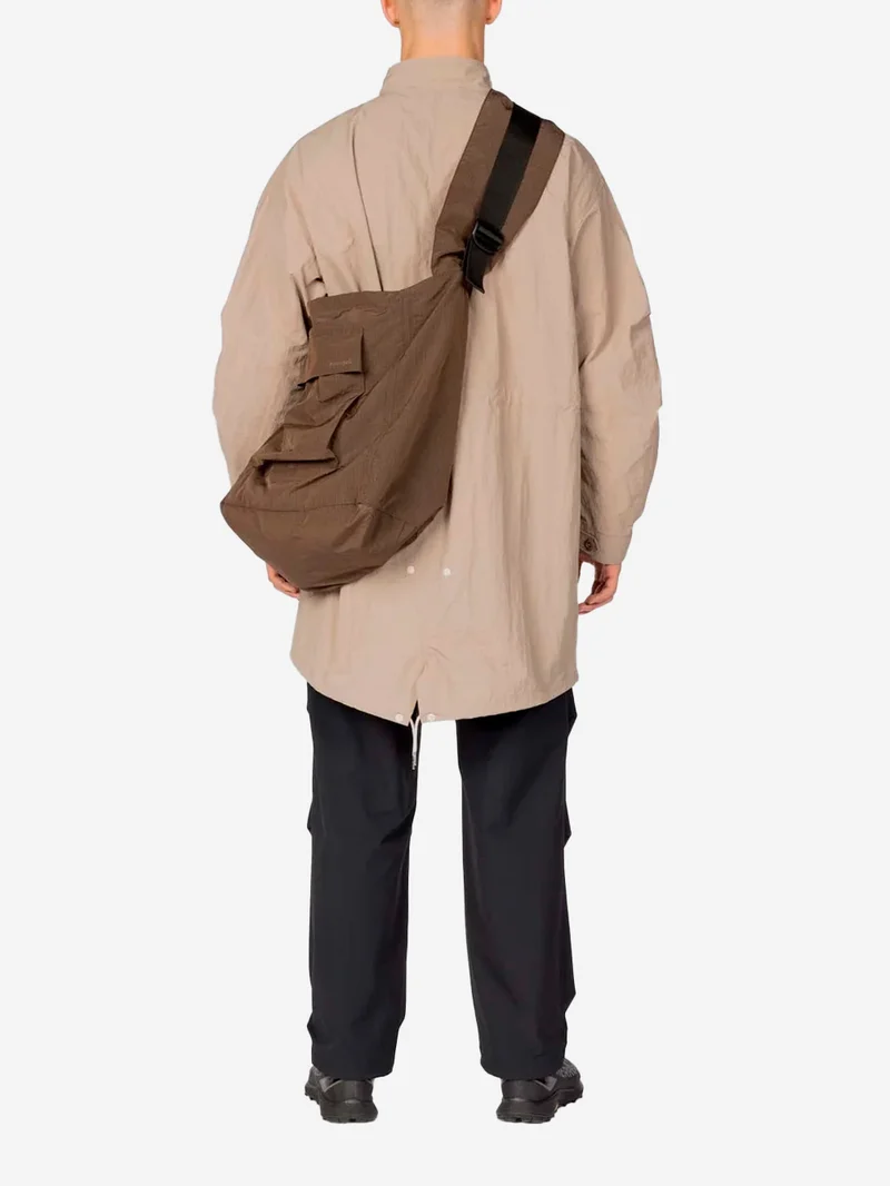 Borsa crossbody oversize wrap in ripstop marrone