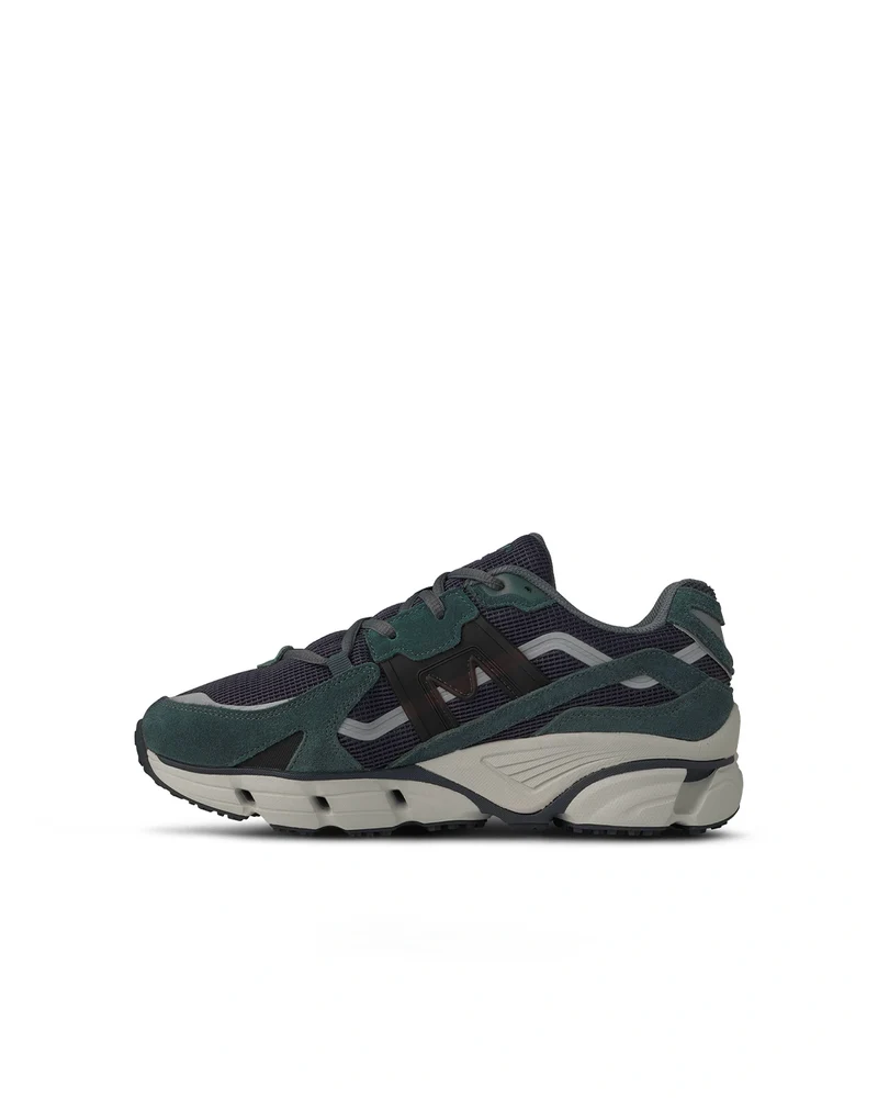 Karhu Super Fulcrum India Ink / Black F860015
