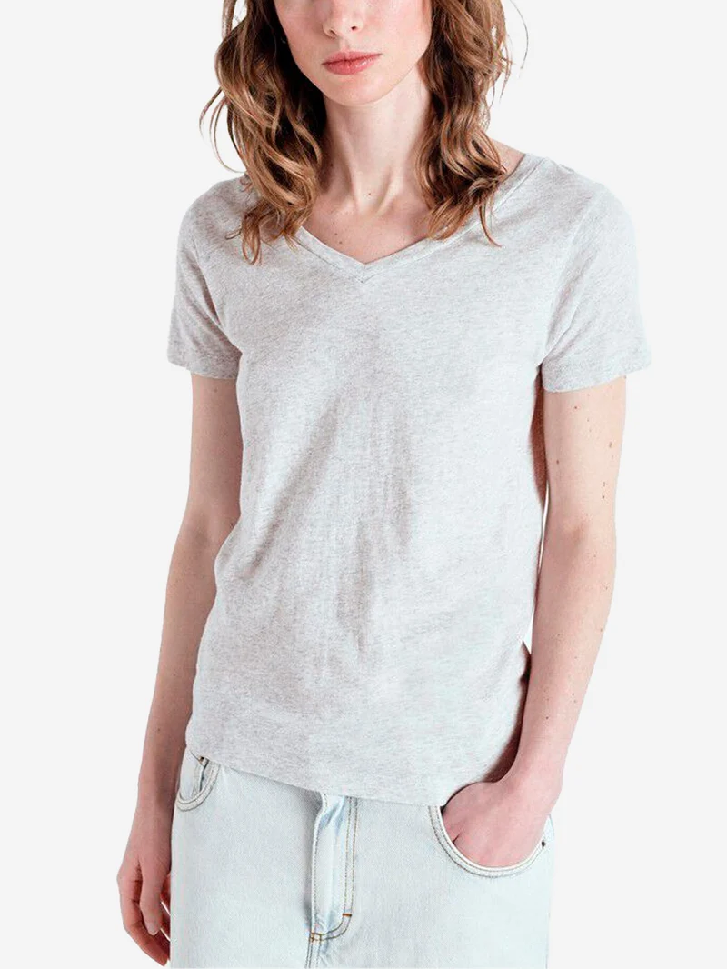 T-shirt grigia chiara aderente con scollo a V