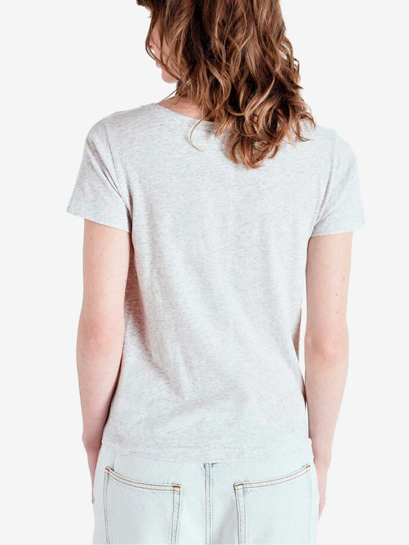 T-shirt grigia chiara aderente con scollo a V