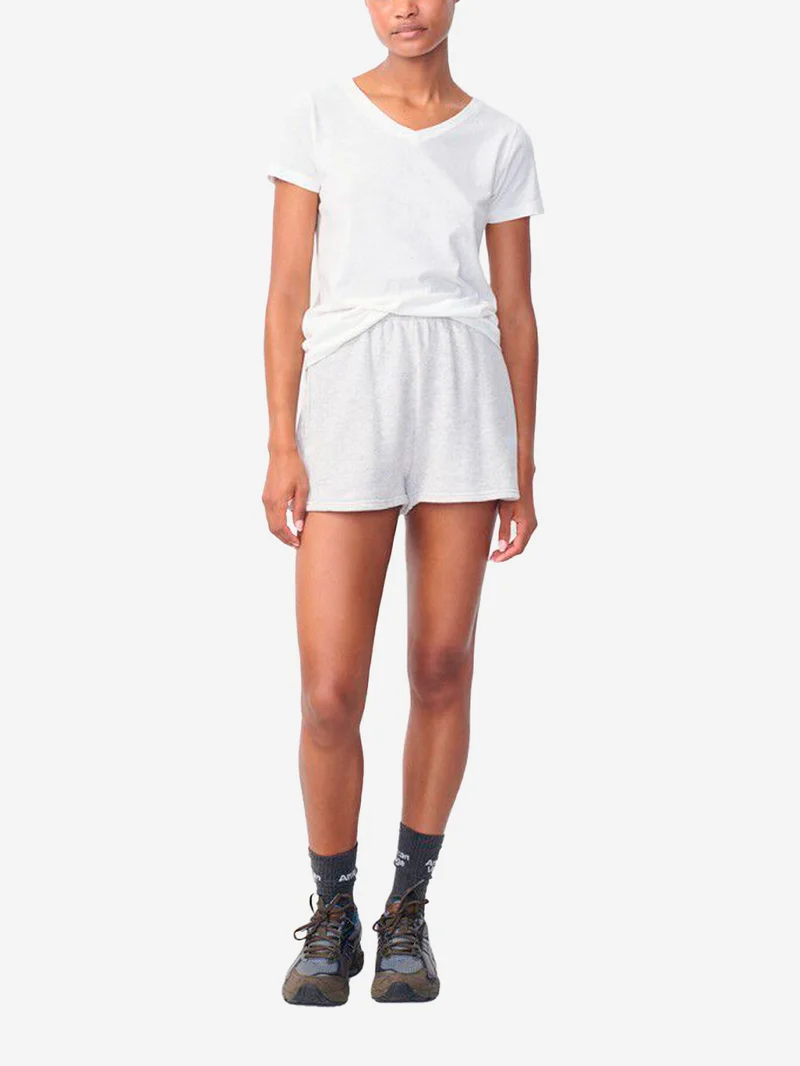 T-shirt bianca aderente con scollo a V