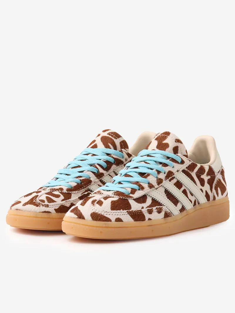 W Handball Spezial 'Crystal Linen Ivory Icey Blue' con motivo a giraffa