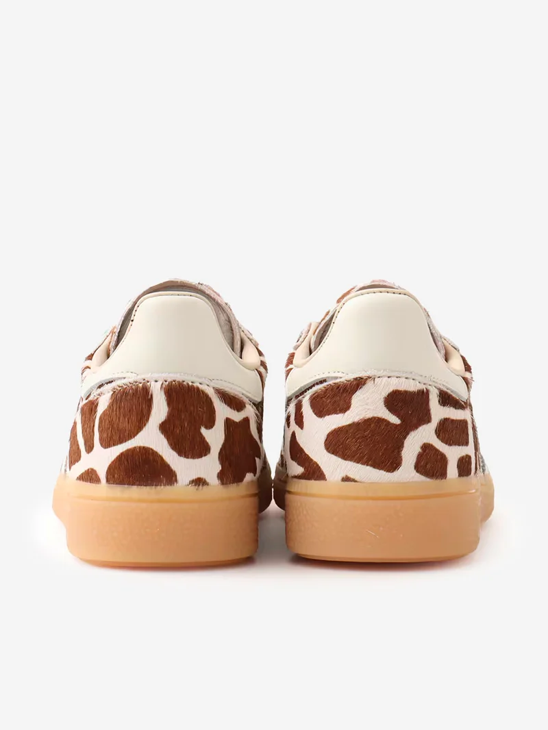 W Handball Spezial 'Crystal Linen Ivory Icey Blue' con motivo a giraffa