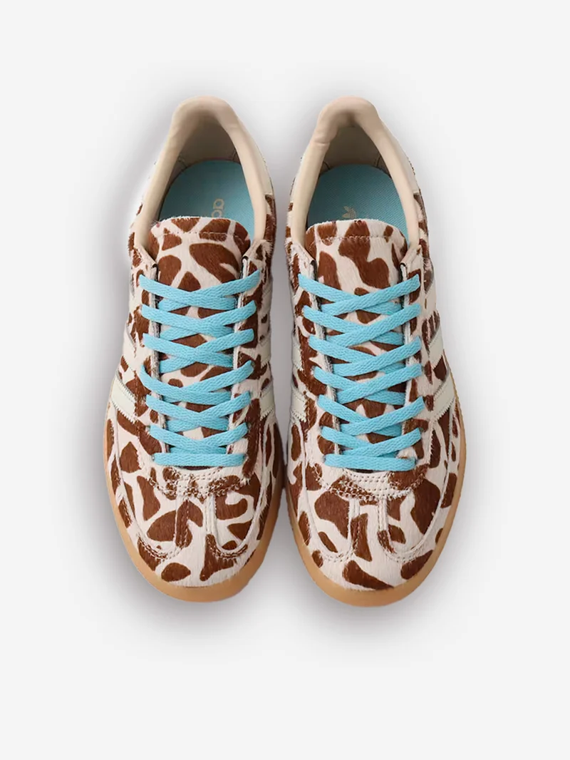 W Handball Spezial 'Crystal Linen Ivory Icey Blue' con motivo a giraffa