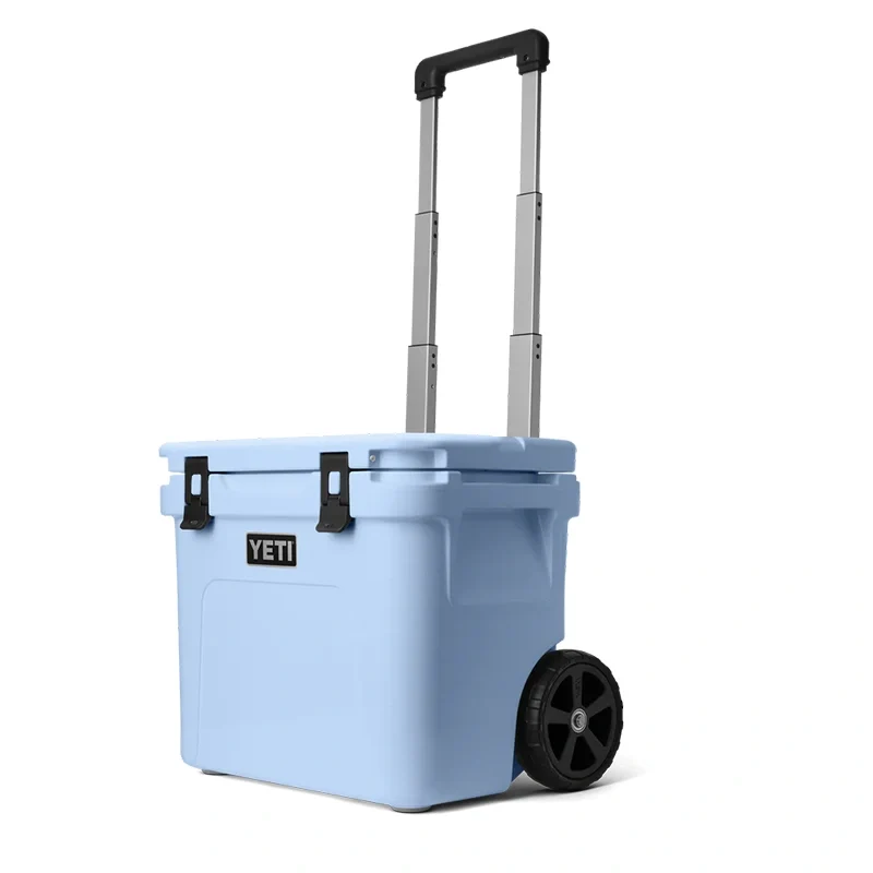 Yeti Roadie 32 Wheeled Cooler Light Blue
